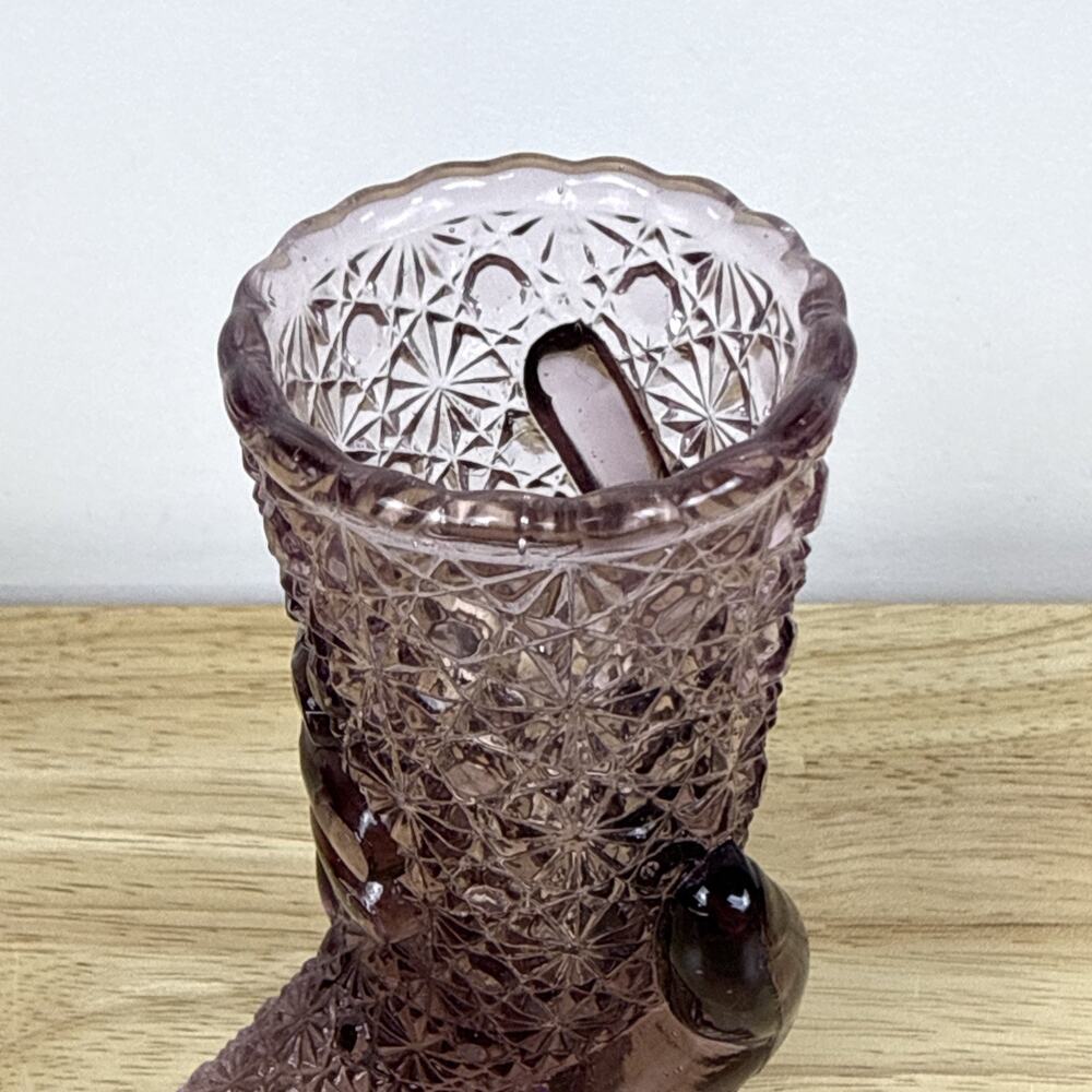 VINTAGE Fenton Art Glass Lavender Hand Holding Cornucopia Vase Daisy & Button 6” - Picture 6 of 9